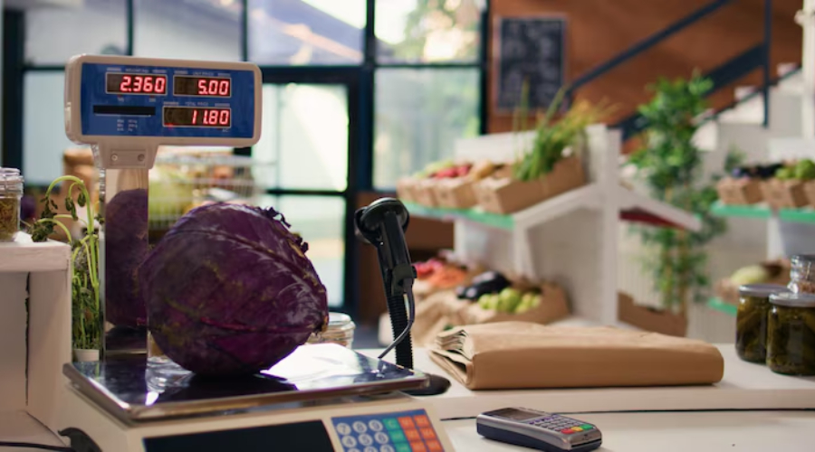 Hasta qué hora está abierta la tienda de alimentos más cercana